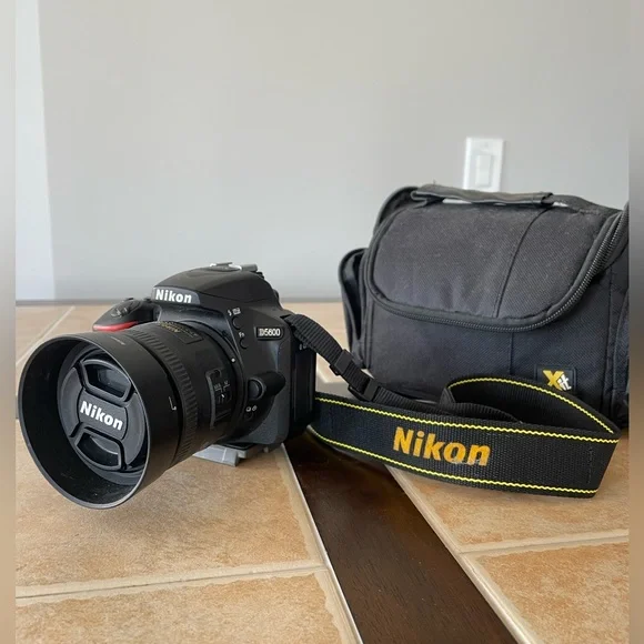 Nikon D5600 with Lens - Picture 1 of 5
